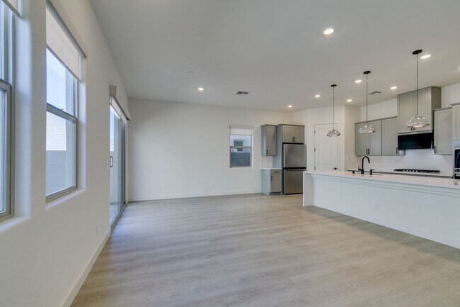 Building Photo - Brand New 4 Bedroom + Den/Office in Summerlin