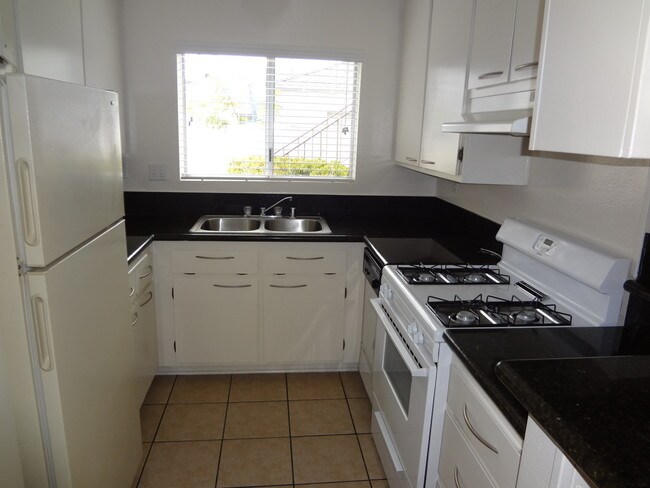 Building Photo - 1459 Hornblend St