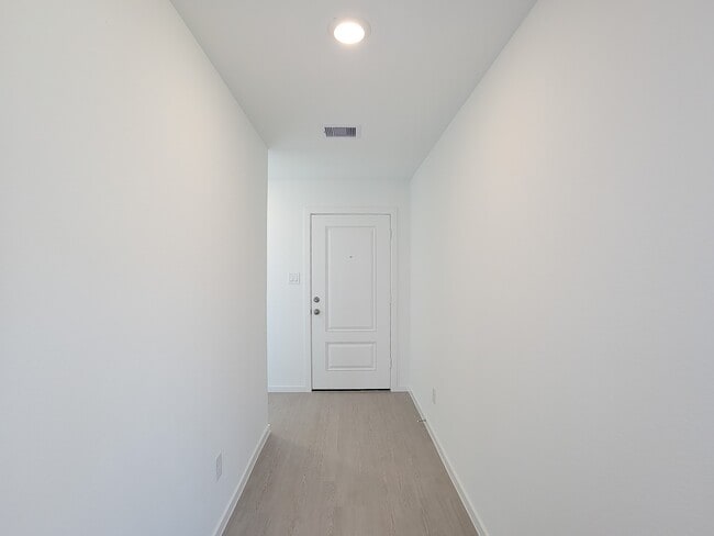 Building Photo - 1519 Gardenia Grv Ln