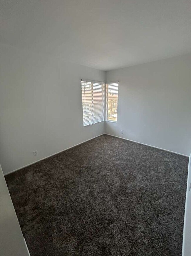 Building Photo - Spacious Renovated 3 bedroom/2 bath townhome in Paradise Hills! Move in Ready! $3,095