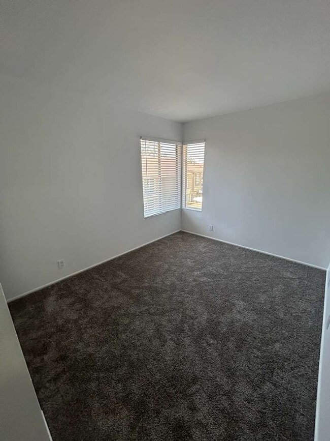 Building Photo - Spacious Renovated 3 bedroom/2 bath townhome in Paradise Hills! Move in Ready! $3,195