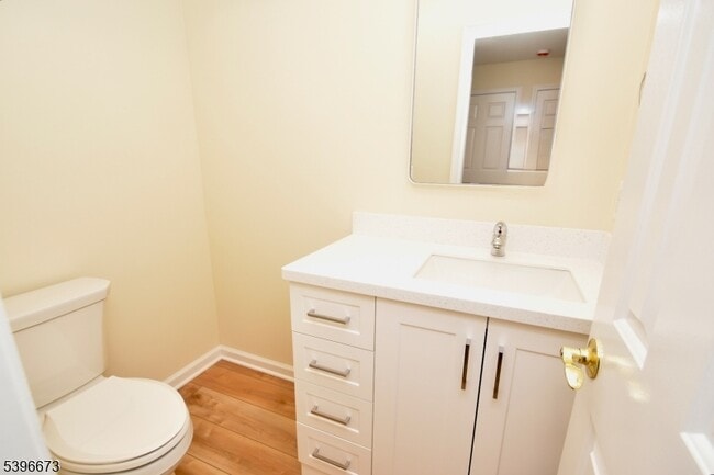 Building Photo - 15 Stonehouse Ct