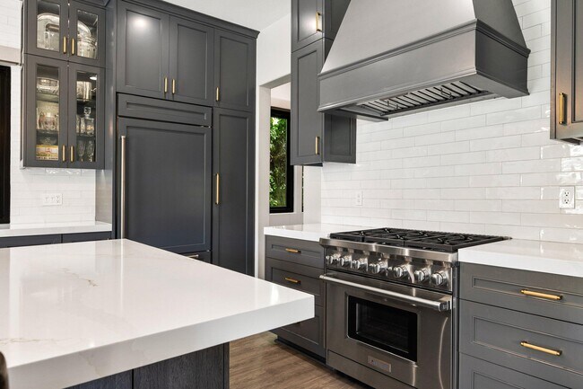 Building Photo - 77745 Concha Ct