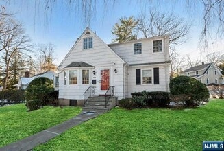 Building Photo - 524 N Monroe St