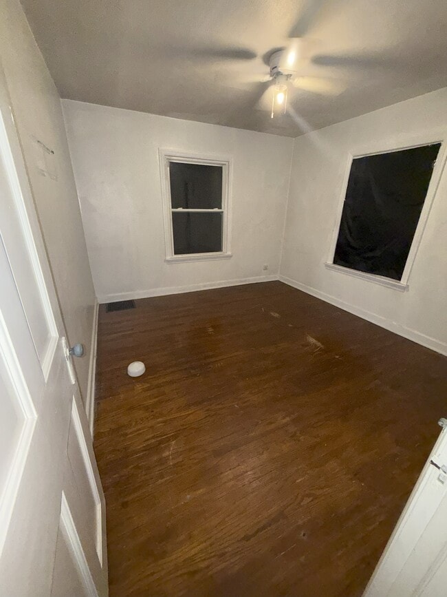 Building Photo - 742 Colonial Dr