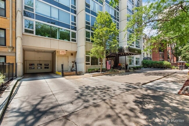 Building Photo - 2728 N Hampden Ct