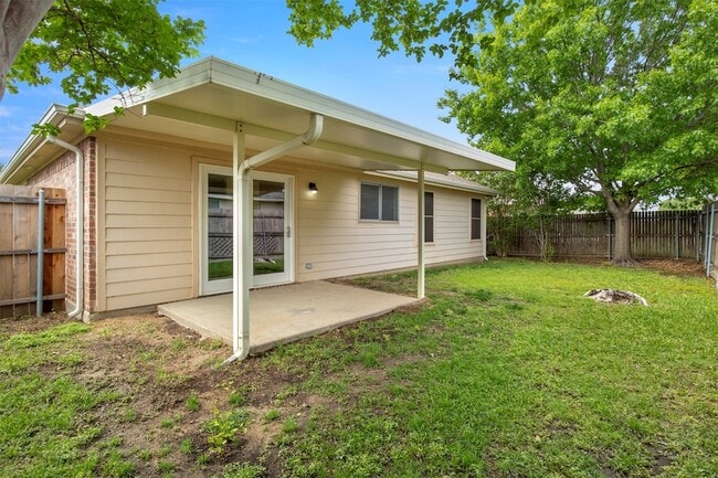 Building Photo - 536 Del Mar Dr