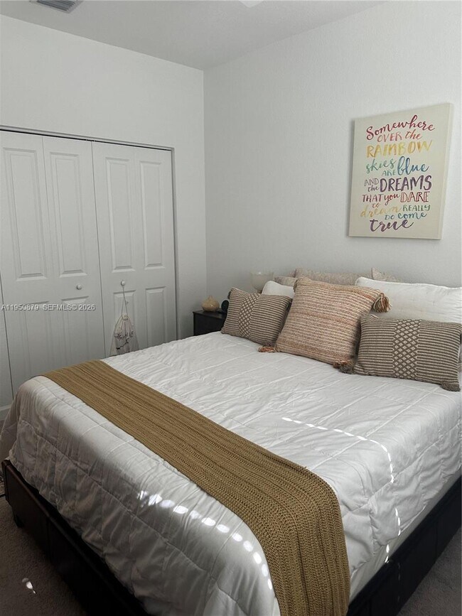 Building Photo - 2615 SE 12th St