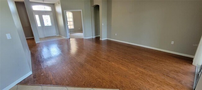 Building Photo - 3504 Somerset Cir