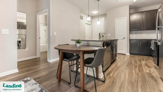 Building Photo - 915 Brentmoor Dr