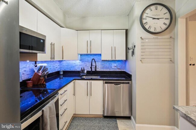 Building Photo - 3803 Laramie Pl