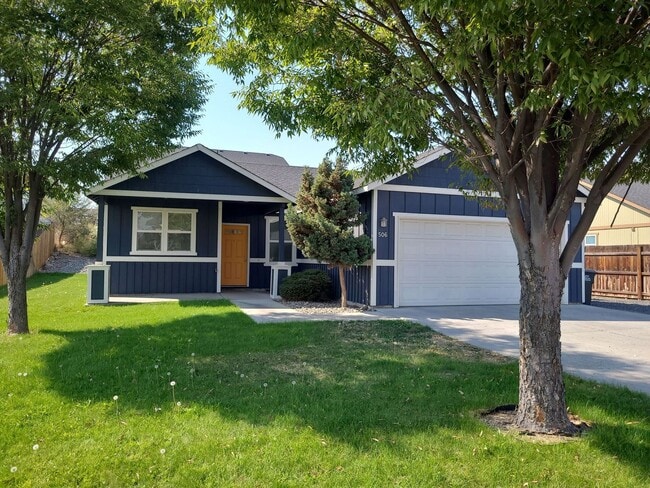 Primary Photo - House with Garage & All Appliances