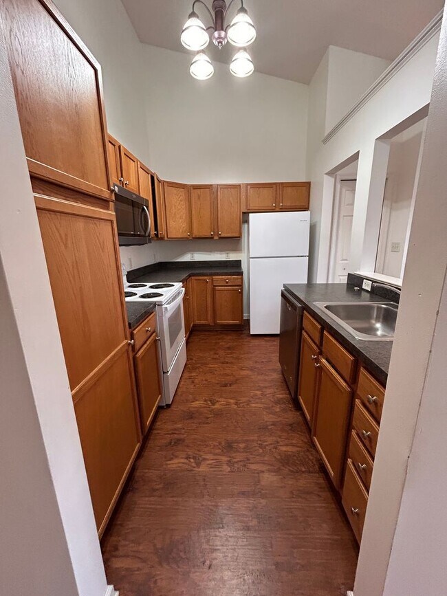 Building Photo - 3 Bed 2 Bath Townhouse In Mountville For Rent!