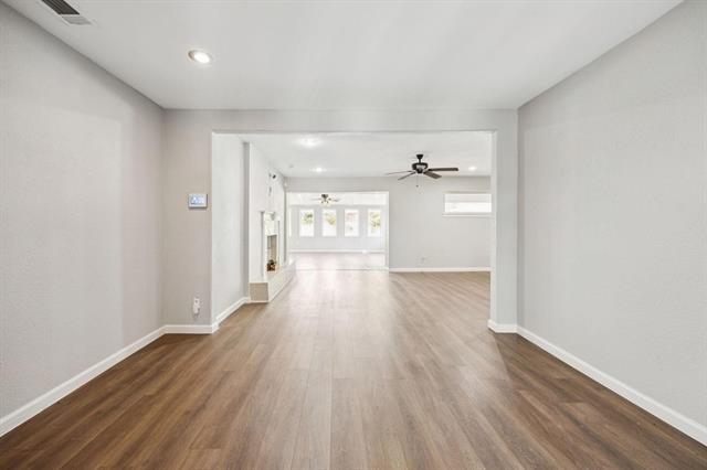 Building Photo - 2801 Clearbrook Dr