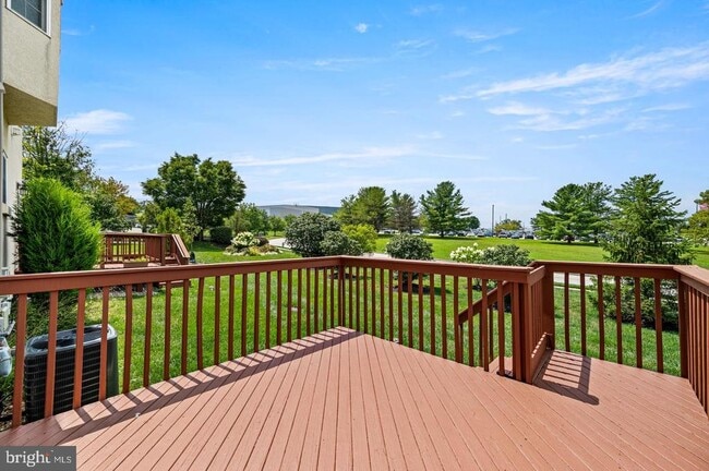 Building Photo - 713 Whitetail Cir