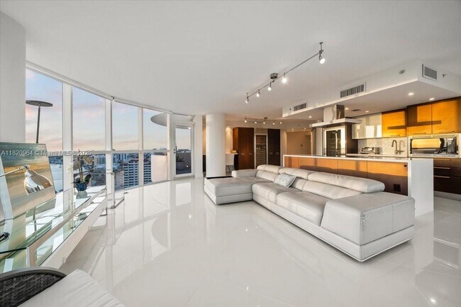 Building Photo - 6301 Collins Ave