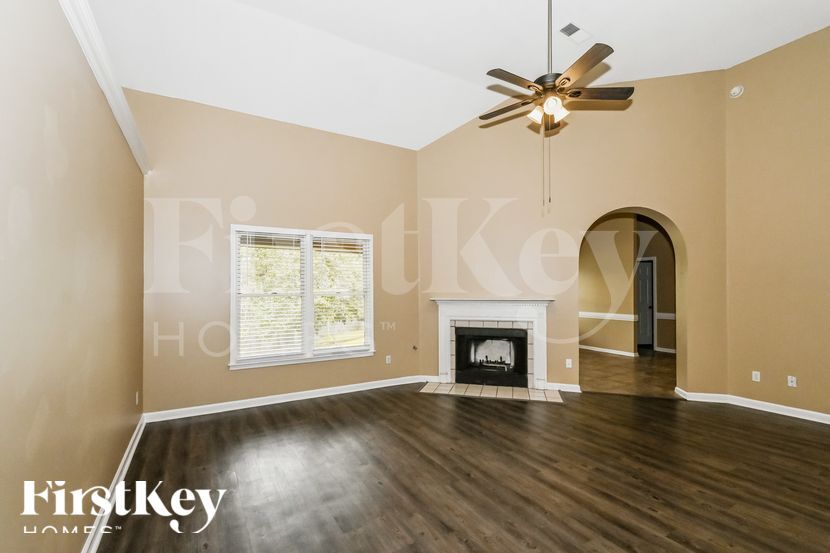 Building Photo - 844 Tropicana Dr E