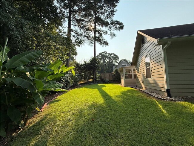 Building Photo - 3897 Saddlecreek Dr