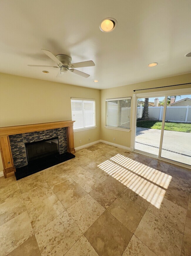 Building Photo - 25183 Parkcrest Dr