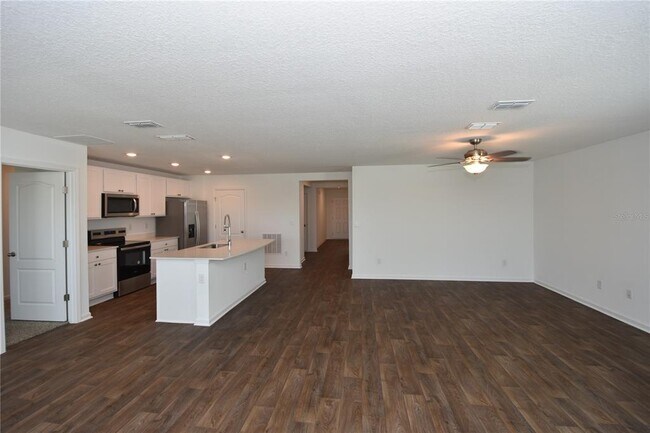 Building Photo - 9 Springwood Dr