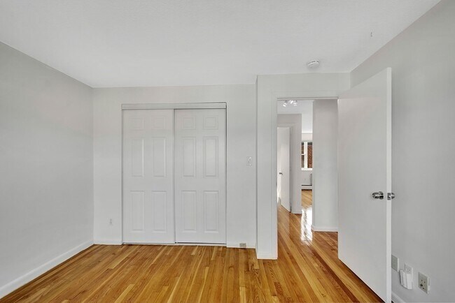 Building Photo - 43 Colborne Rd