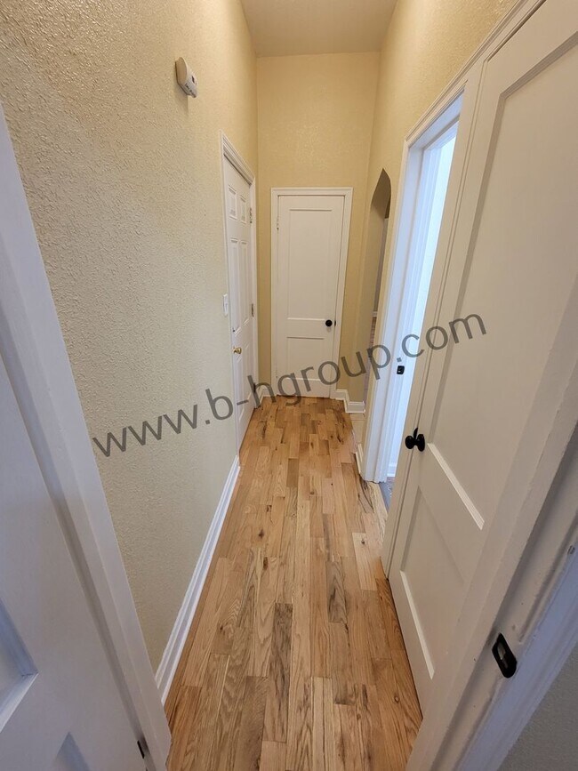 Building Photo - 5714 7th Ave