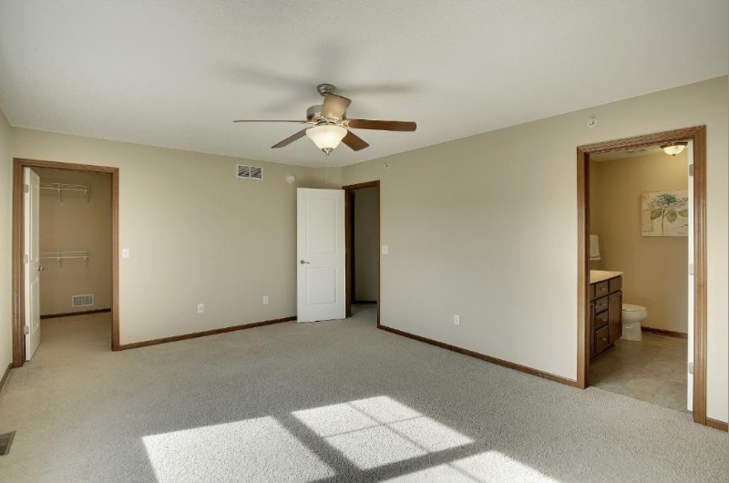 Building Photo - 15645 60th Ave N