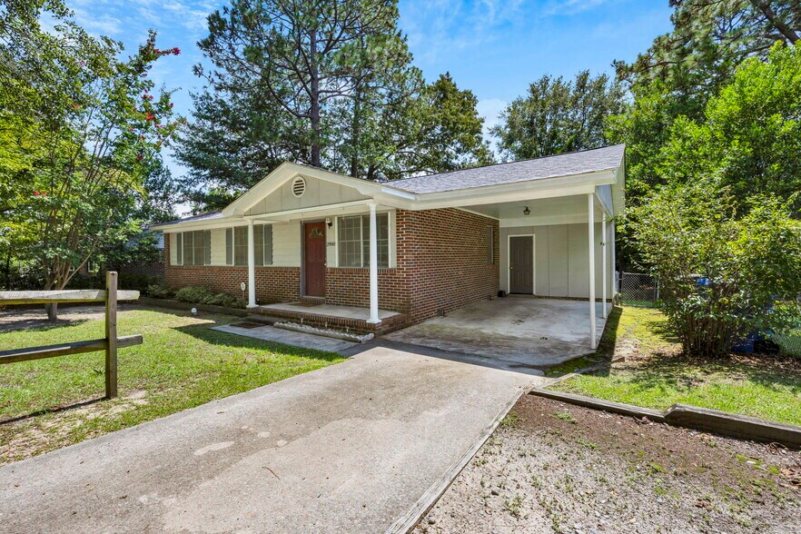 Building Photo - 2900 Holt Dr
