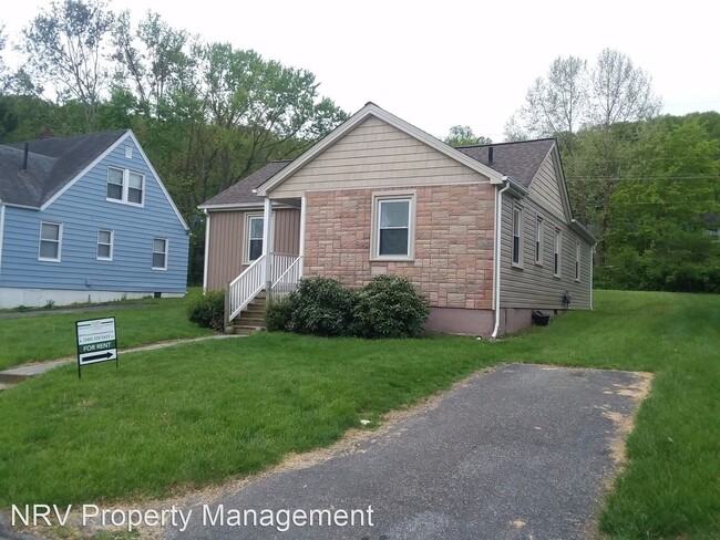 Primary Photo - 4 br, 3 bath House - 323 Clement Street
