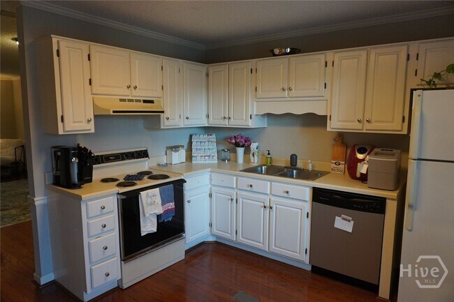 Building Photo - 1515 S Lumpkin St