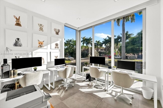 Building Photo - 201 Palm Ave