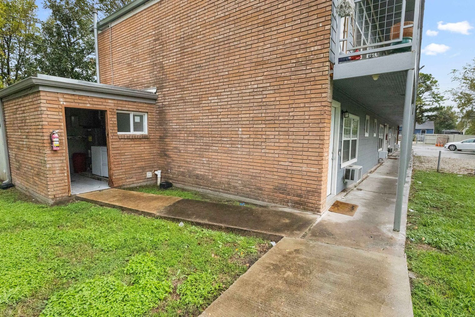 Building Photo - 7813 Detroit St