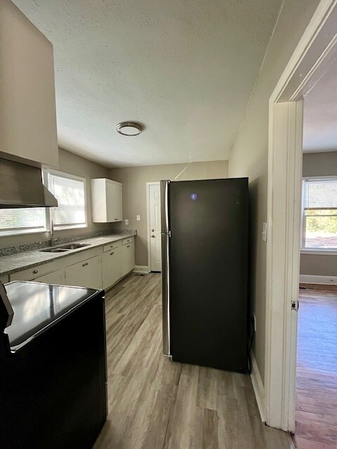 Building Photo - 407 Forrest Dr