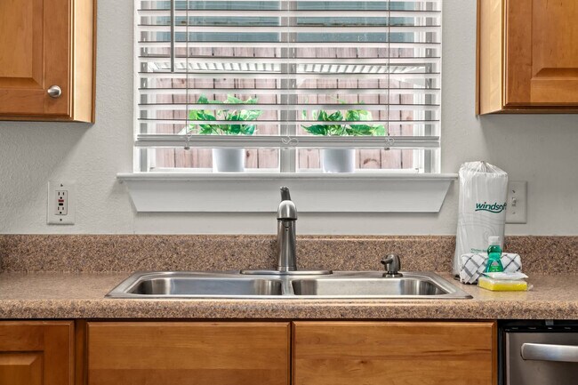 Building Photo - 95 Cobia St