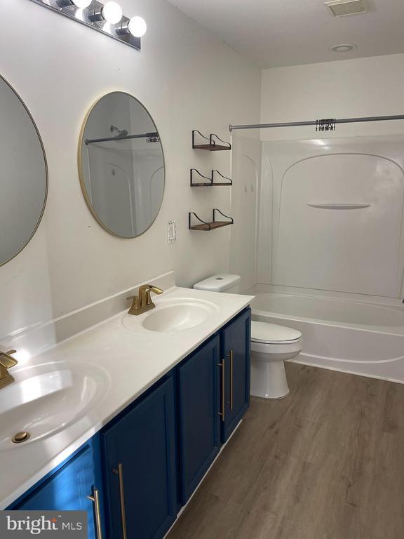 Building Photo - 310 Norwalk Way