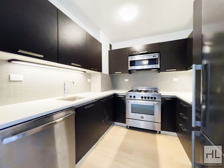 Building Photo - East 39th Street