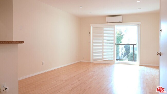 Building Photo - 9005 Cynthia St