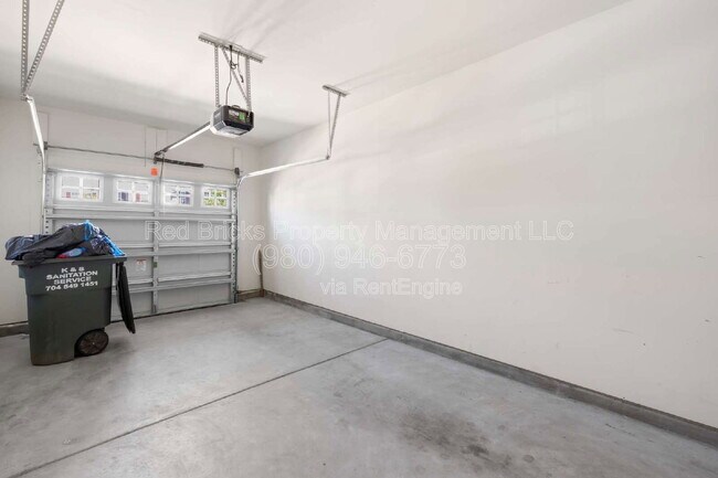 Building Photo - 8113 Murray Br Dr