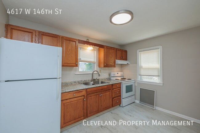 Building Photo - Beautifully Renovated Bungalow