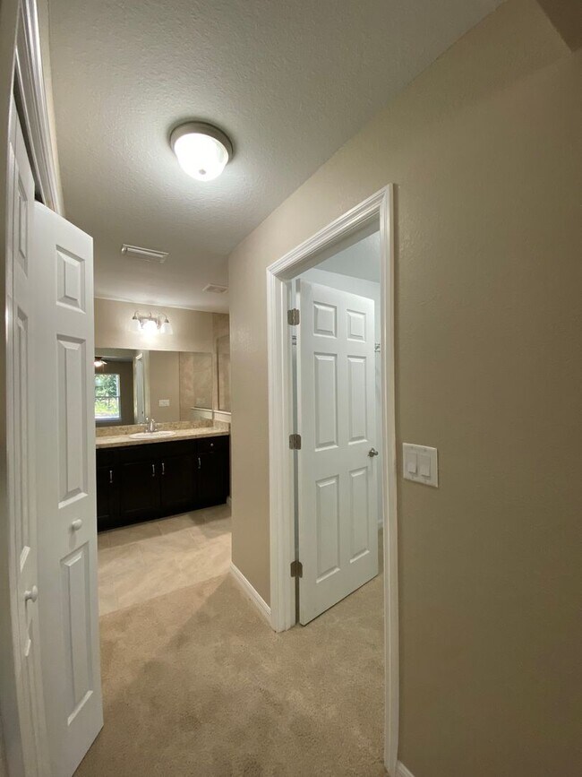 Building Photo - Custom Home - Desirable SW Dunnellon Neighborhood 3/2/2 **Won't Last**Available Soon!