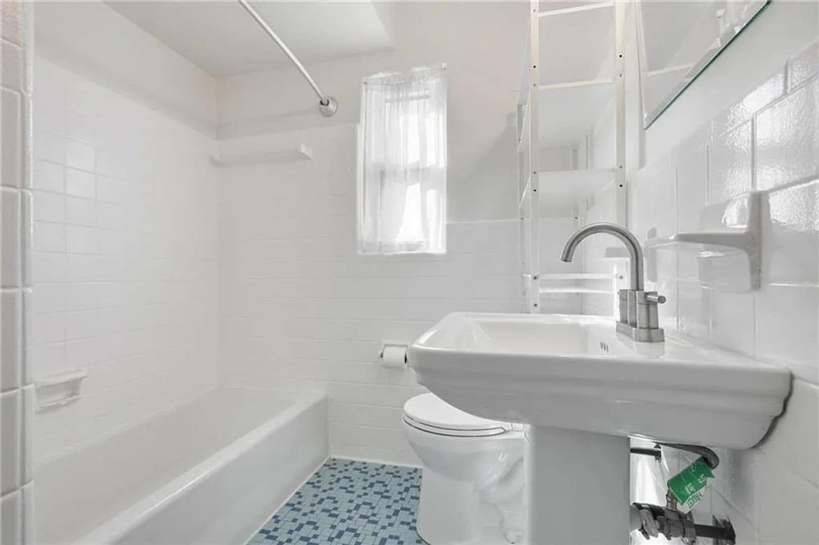 Building Photo - 104 Ardmore Pl NW