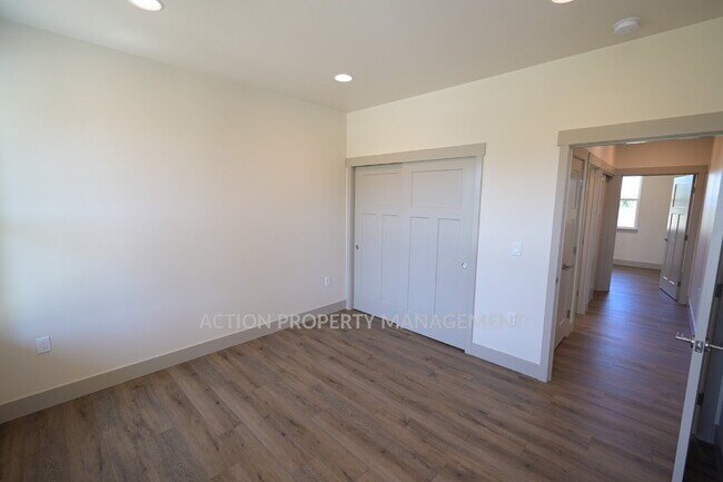 Building Photo - Beautiful no-step entry 3 bed 2 bath home in Sequim