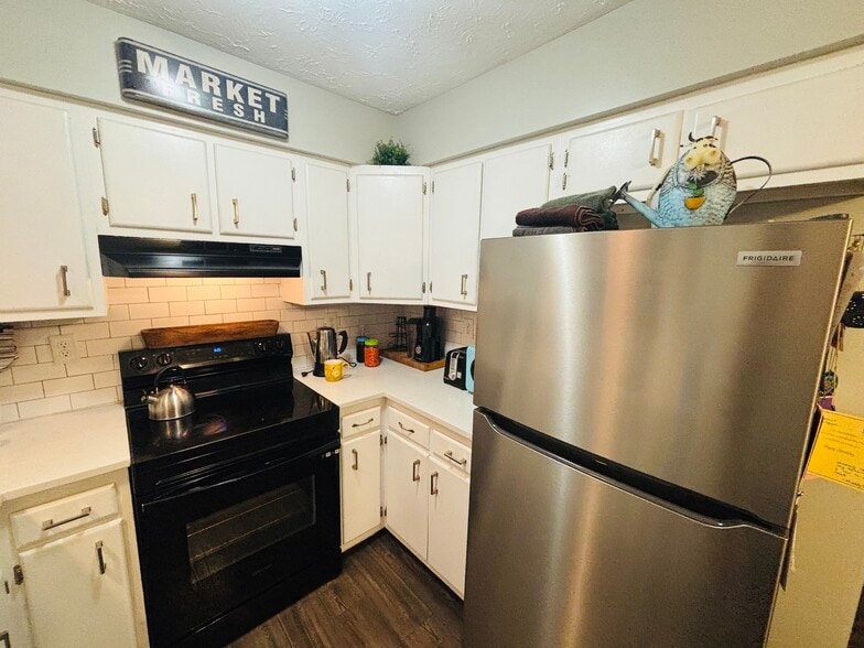 Kitchen - 314 W 12th St