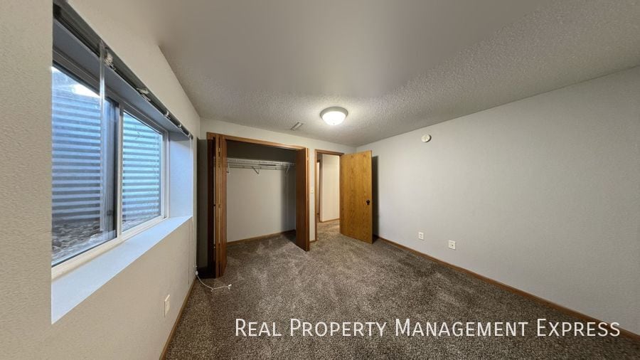 Building Photo - 1608 S Campbell Trail