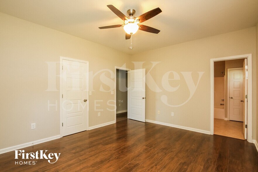 Building Photo - 213 W Hoke St