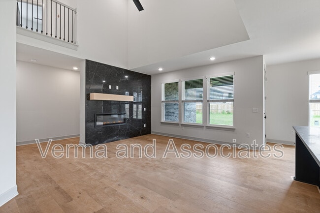 Building Photo - 1081 Whistler St
