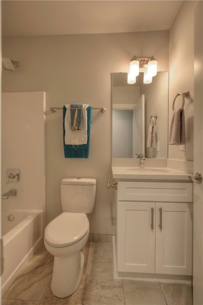 Building Photo - All inclusive master suite with private ba...