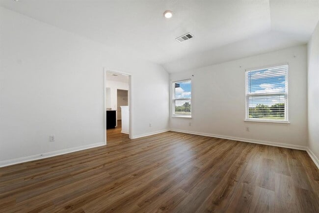 Building Photo - 317 Cres Park Dr