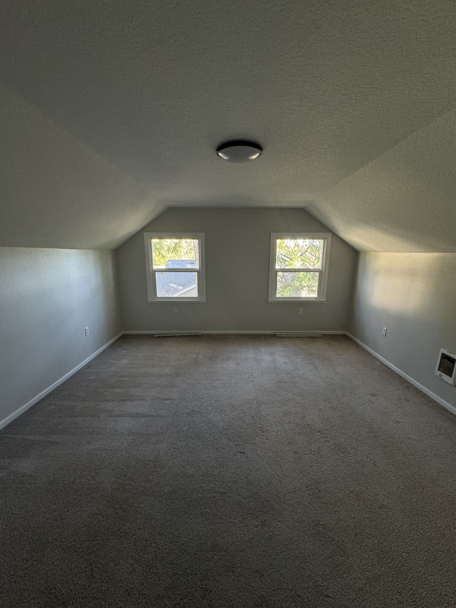 Upstairs Bedroom - 4509 SW Taylors Ferry Rd