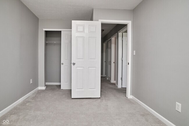 Building Photo - 10856 Trailwood Dr